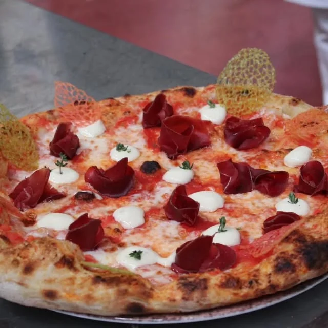 Pizza Reina con Motzetta Valdostana e Fonduta