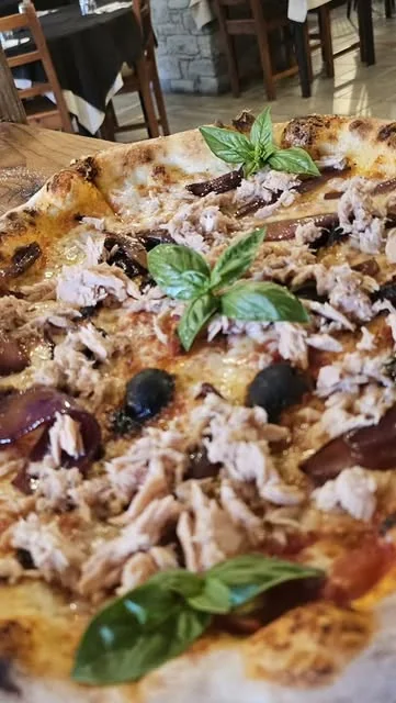 Pizza Tonno e Cipolla Caramellata